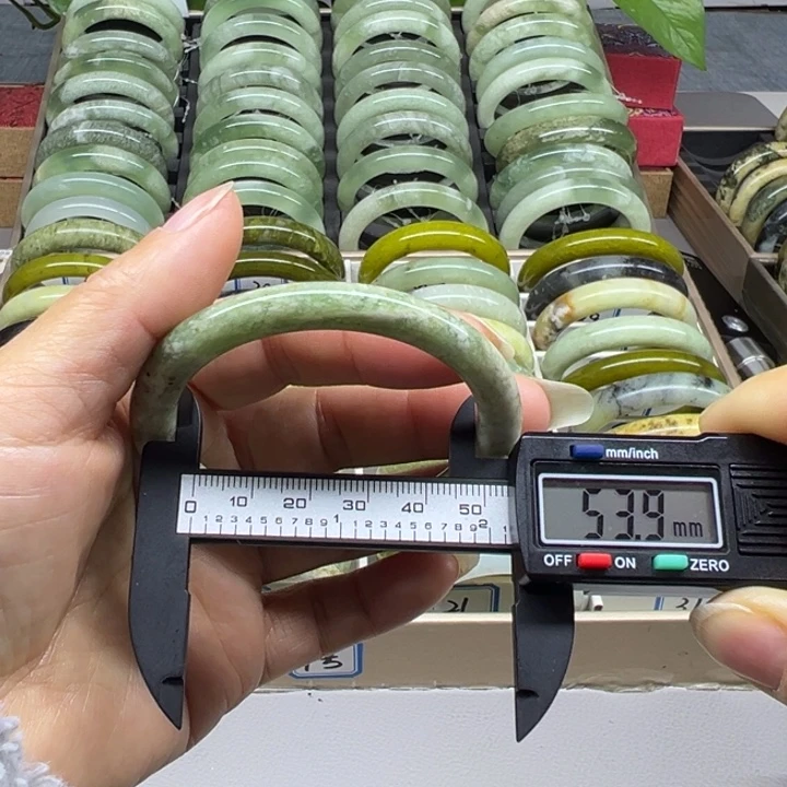蛇纹石玉未镶嵌手镯31