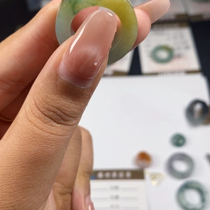 拼***郎翡翠未镶嵌戒指012