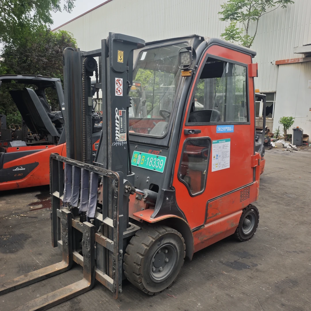 林德E20-1284，20年原版原漆，2节升高3米，带驾驶室，使用4前多小时