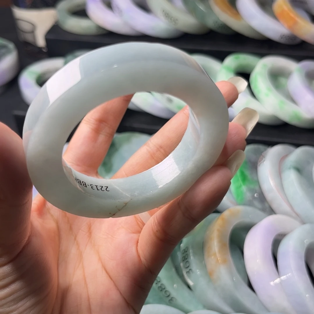 定制翡翠未镶嵌翡翠手镯