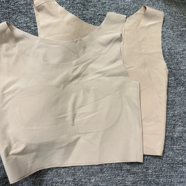 防凸点粉底液隐形无痕束胸背心女士夏季透气大胸显小内衣运动内搭