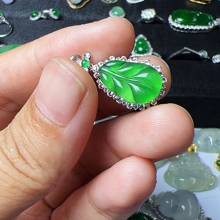 翡翠18K金镶嵌吊坠(不含链)