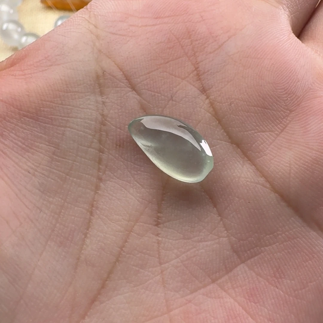 翡翠未镶嵌颈饰随行