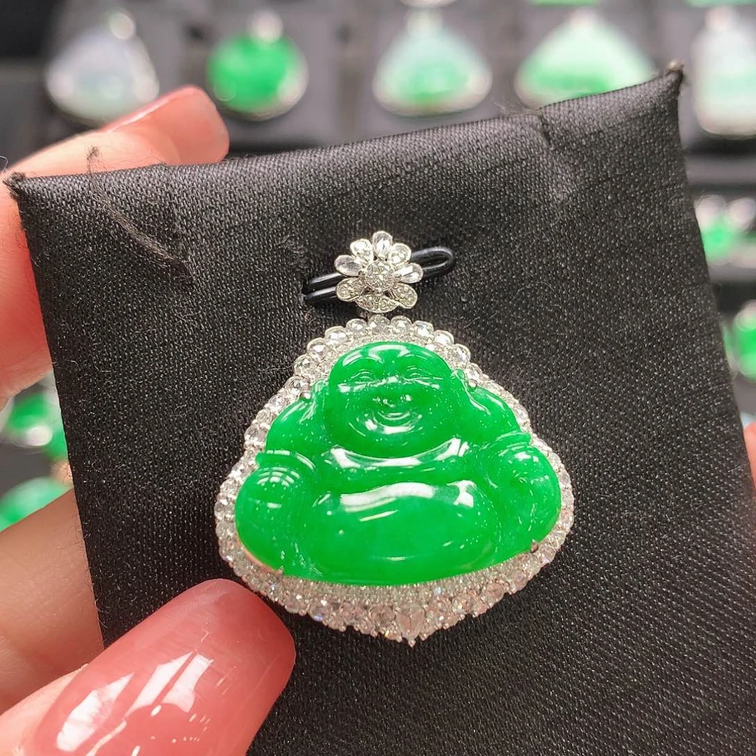 翡翠18K金镶嵌颈饰佛公