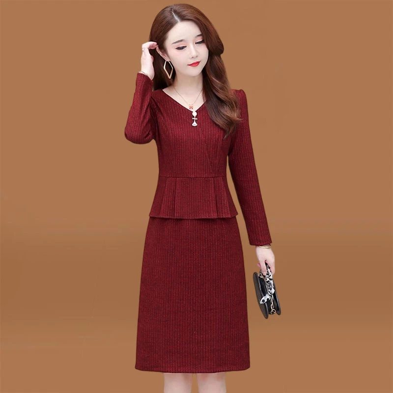 红色旗袍连衣裙2025新款春秋长袖年轻喜婆婆婚宴礼服妈妈高贵洋气