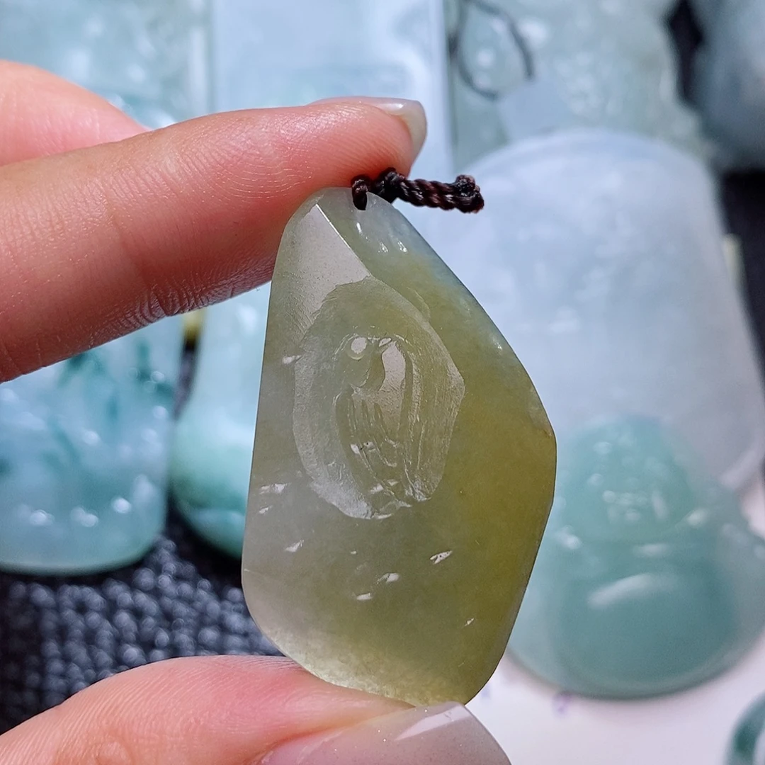 未镶嵌定制翡翠毛货付款后确认抛光