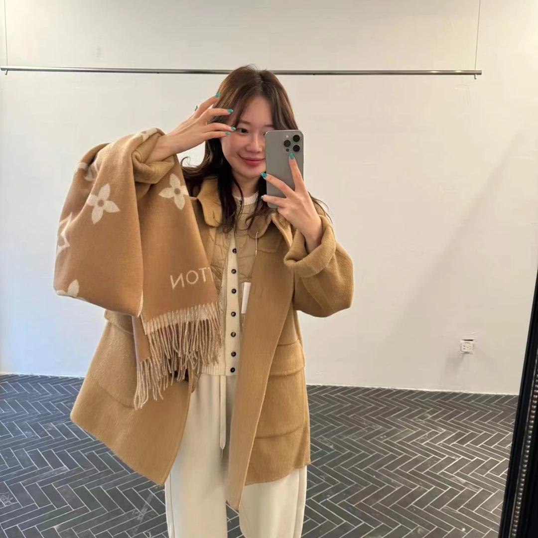 【BORAKOO】驼色牛角扣连帽毛呢外套大衣