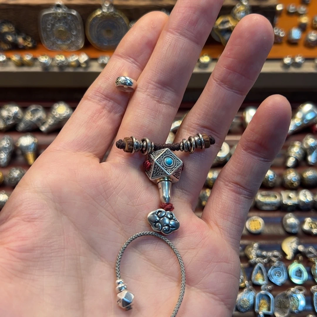 足银搭配示范白色