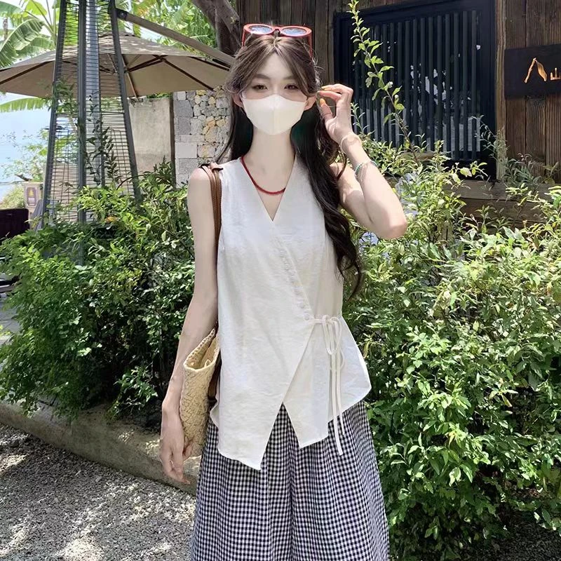 无袖上衣女夏日2025新款多巴胺穿搭独特漂亮法式小资衬衫