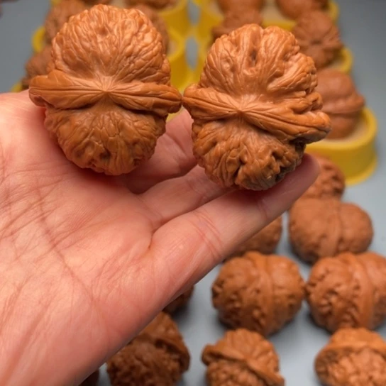 文玩核桃吊坠元宝头货精对 40