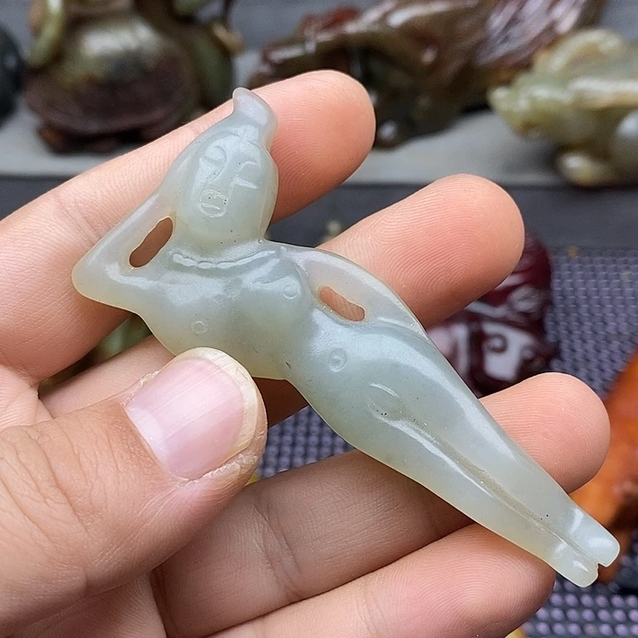 未镶嵌蛇纹石玉颈饰