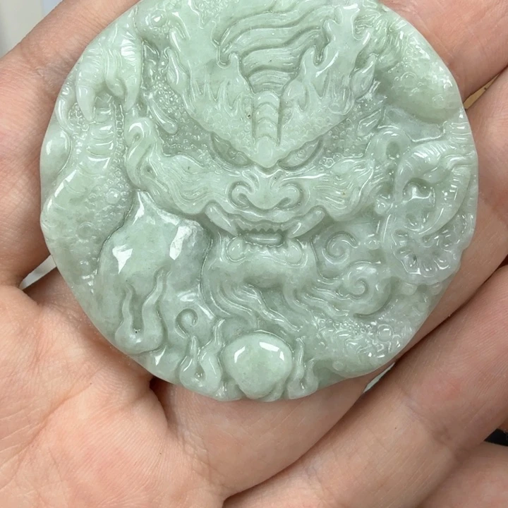 翡翠挂件未镶嵌翡翠