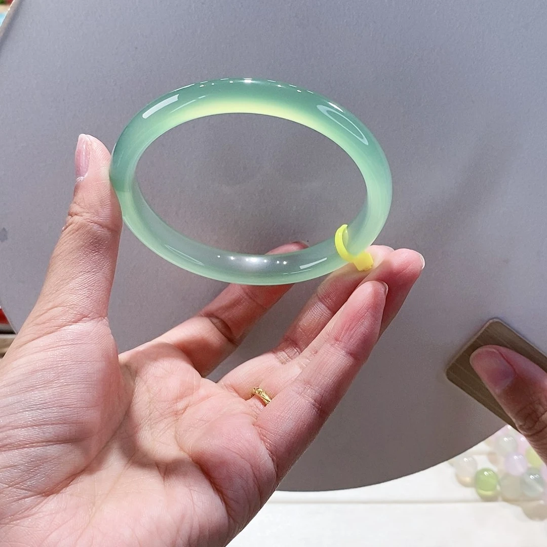 玛瑙/玉髓手镯未镶嵌石****?64.1