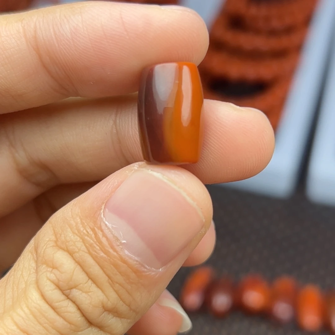 南红玛瑙未镶嵌挂件