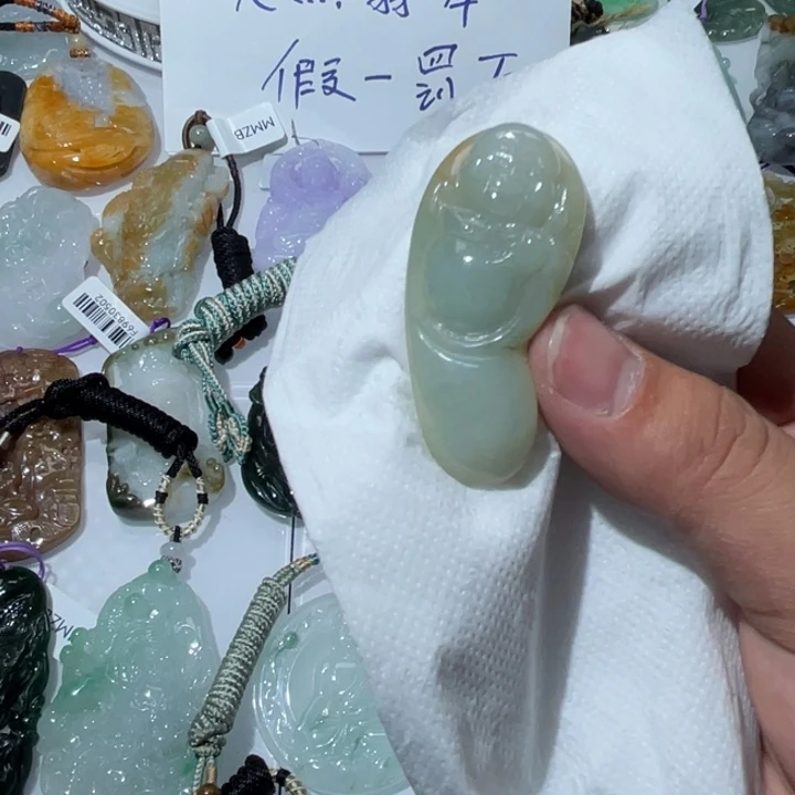 翡翠颈饰未镶嵌天然