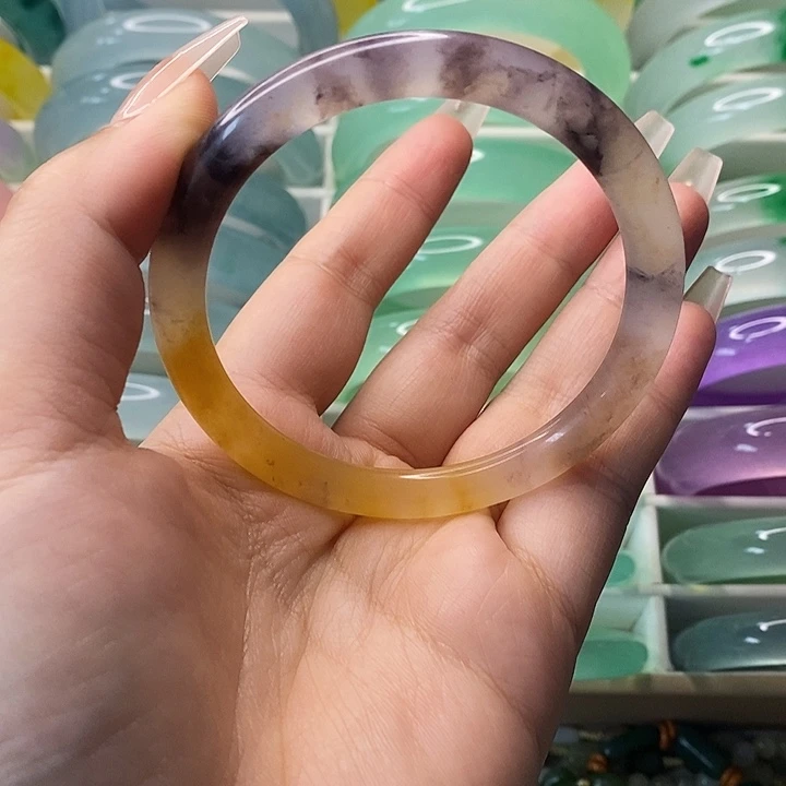 未镶嵌手镯石英质玉