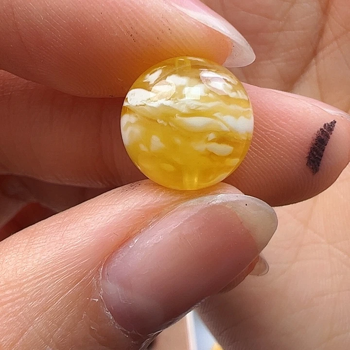 蜜蜡未镶嵌珠宝奇石