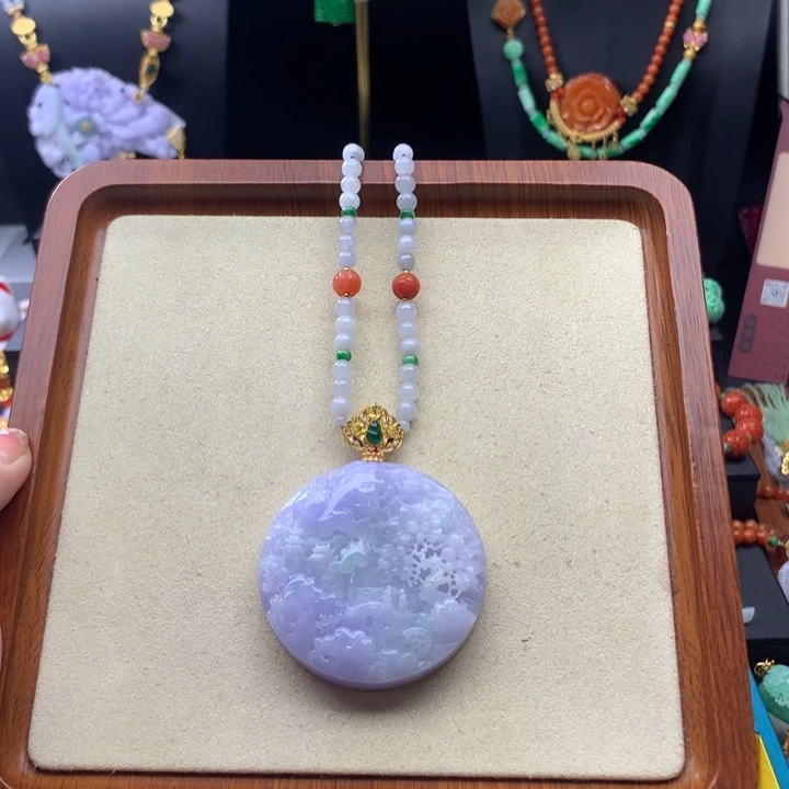 翡翠颈饰未镶嵌翡翠山水