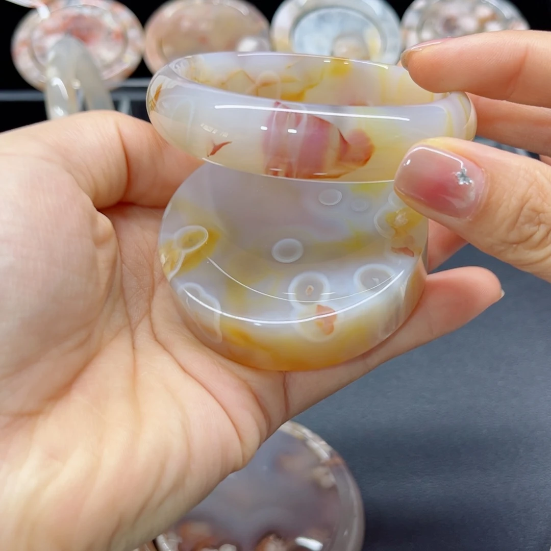 没****玛瑙/玉髓手镯未镶嵌63