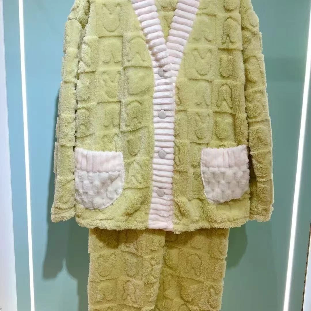 117#贵妃绒睡衣女冬季加绒加厚简约绿色家居服套装