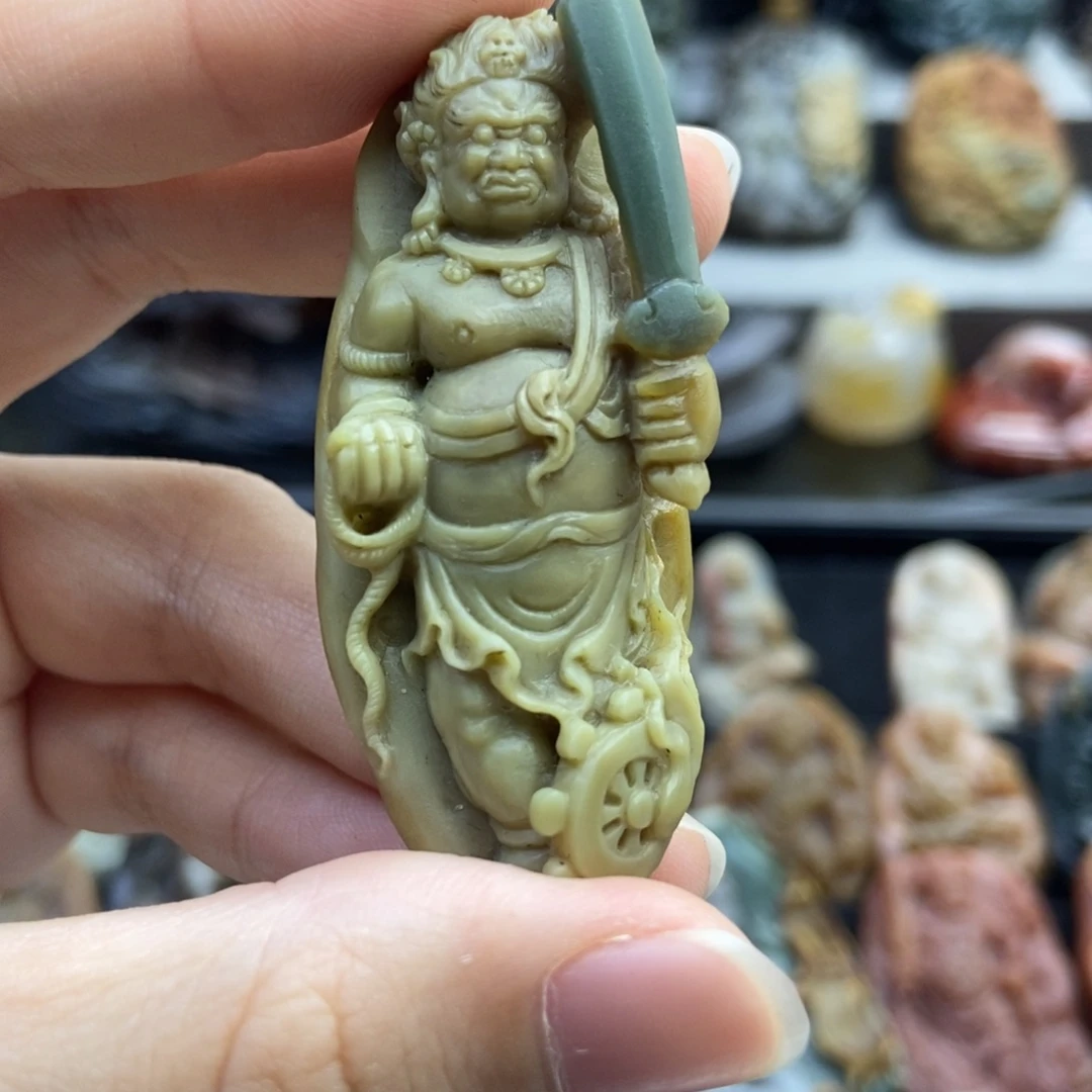 石英质玉挂件未镶嵌朱*