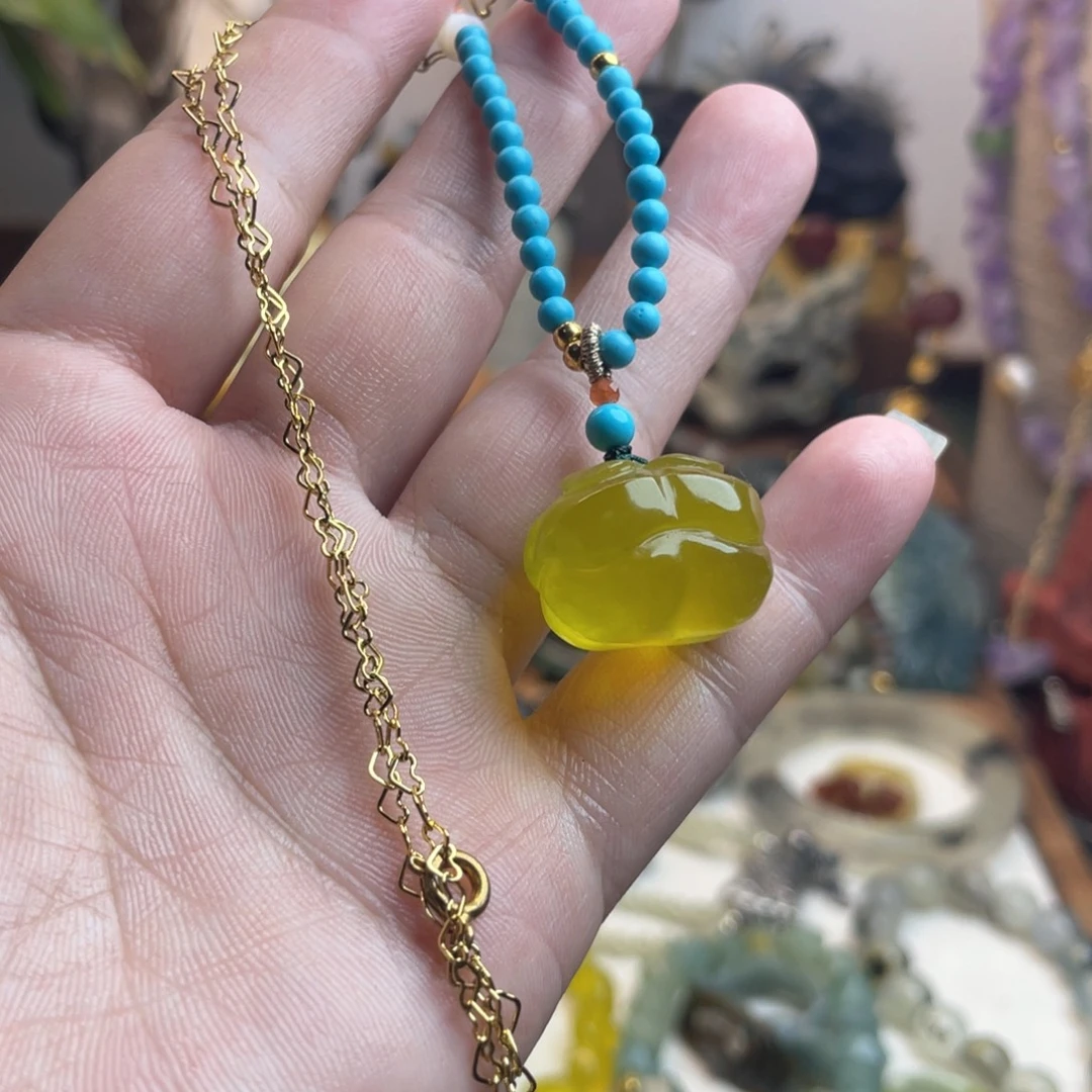 未镶嵌蛇纹石玉吊坠