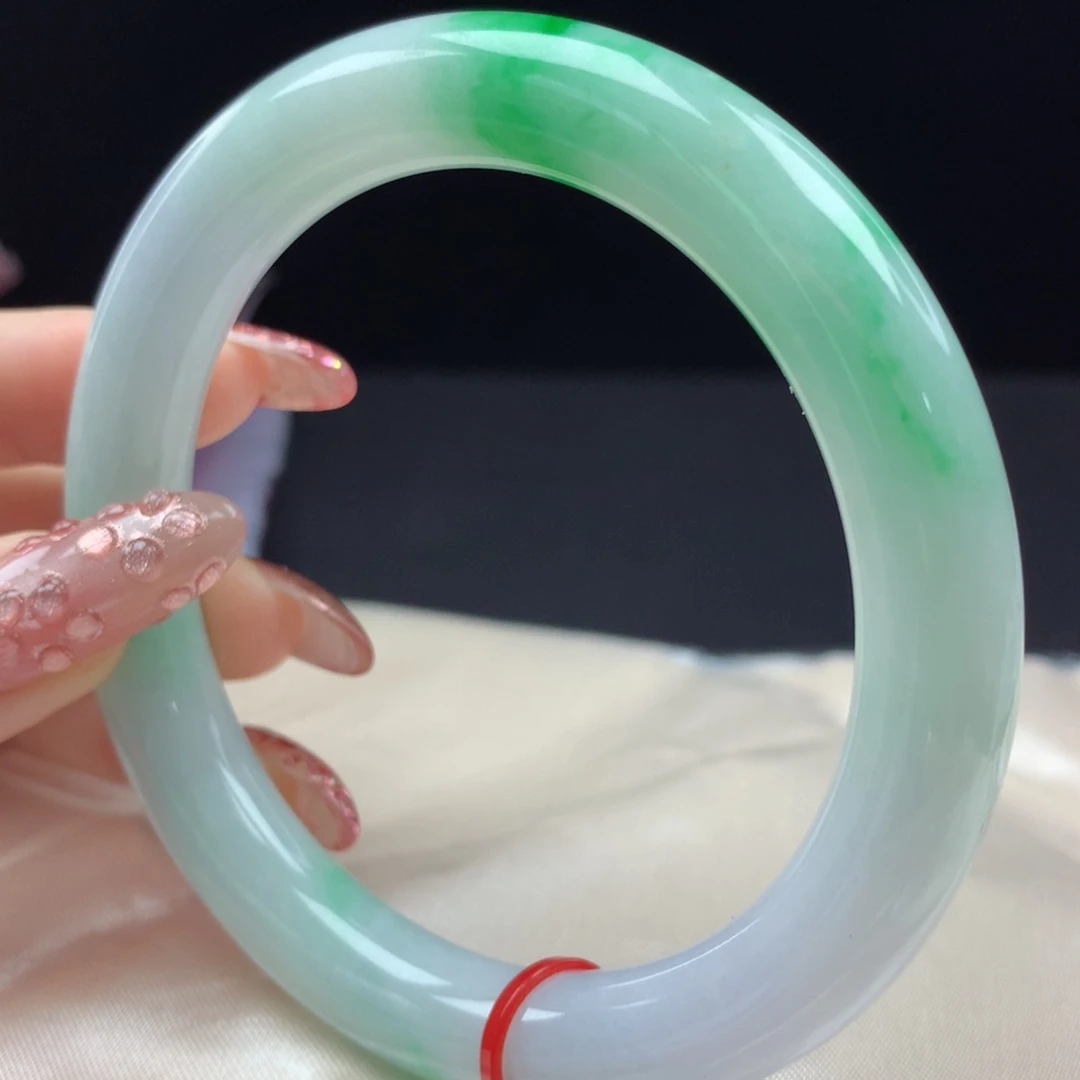 未镶嵌手镯（圆镯）翡翠97083，