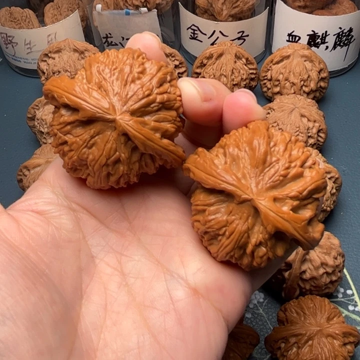 吊坠文玩核桃48白狮子