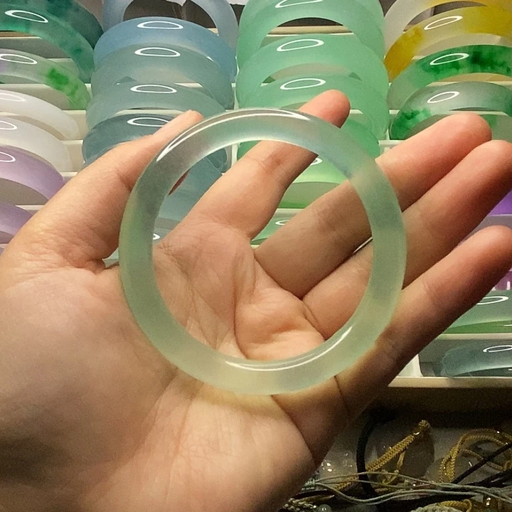 石英质玉未镶嵌手镯