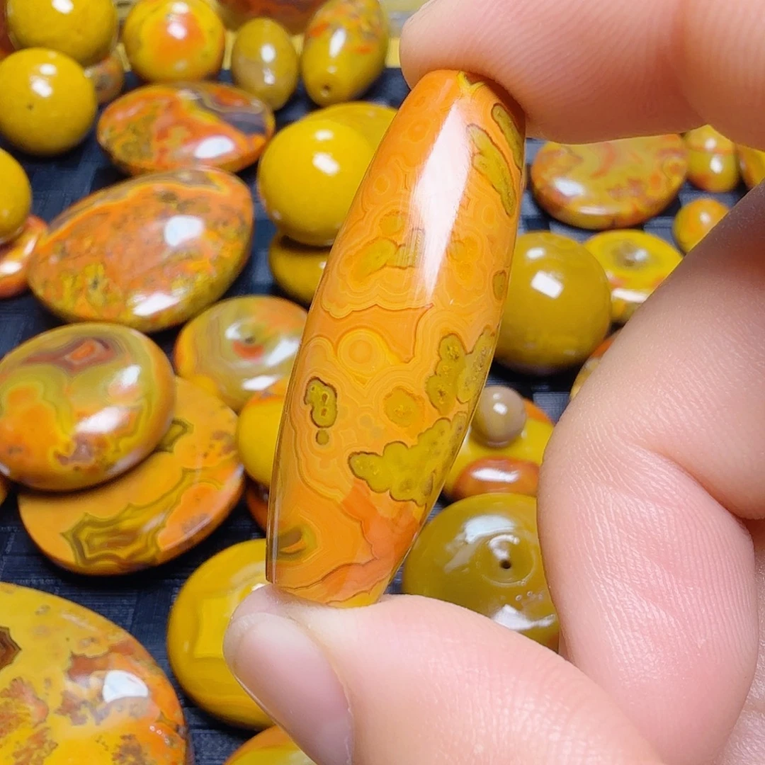 舍***得玛瑙/玉髓未镶嵌手链