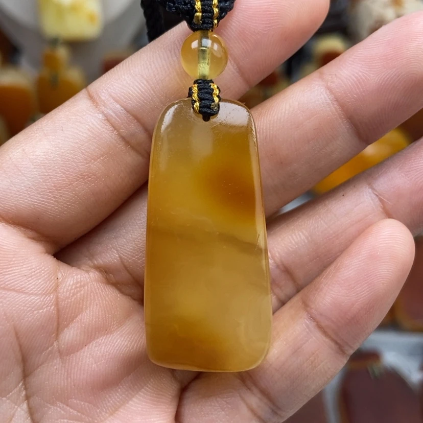 【闪购商品】琥珀颈饰未镶嵌