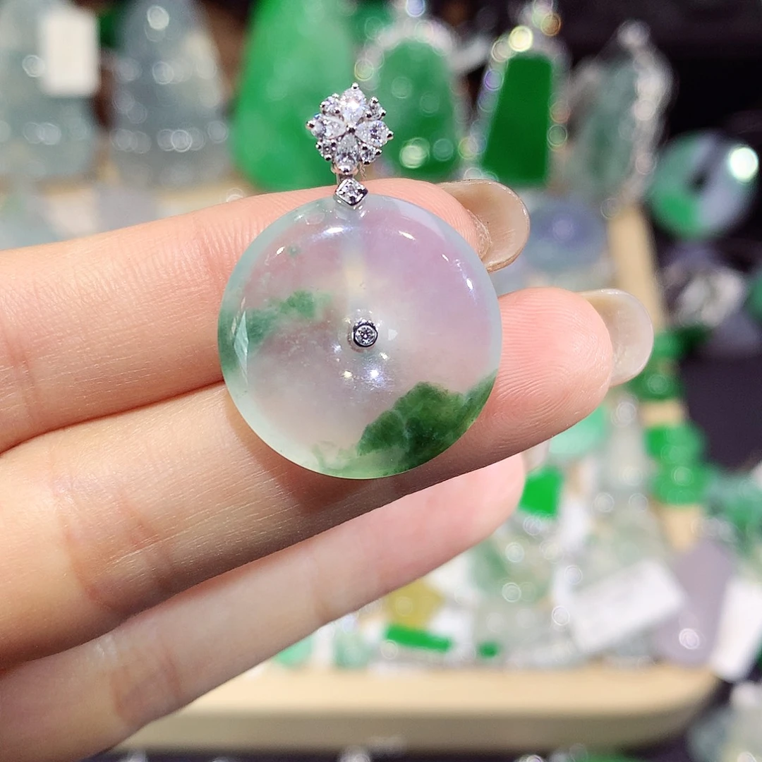 翡翠18K金镶嵌颈饰扣