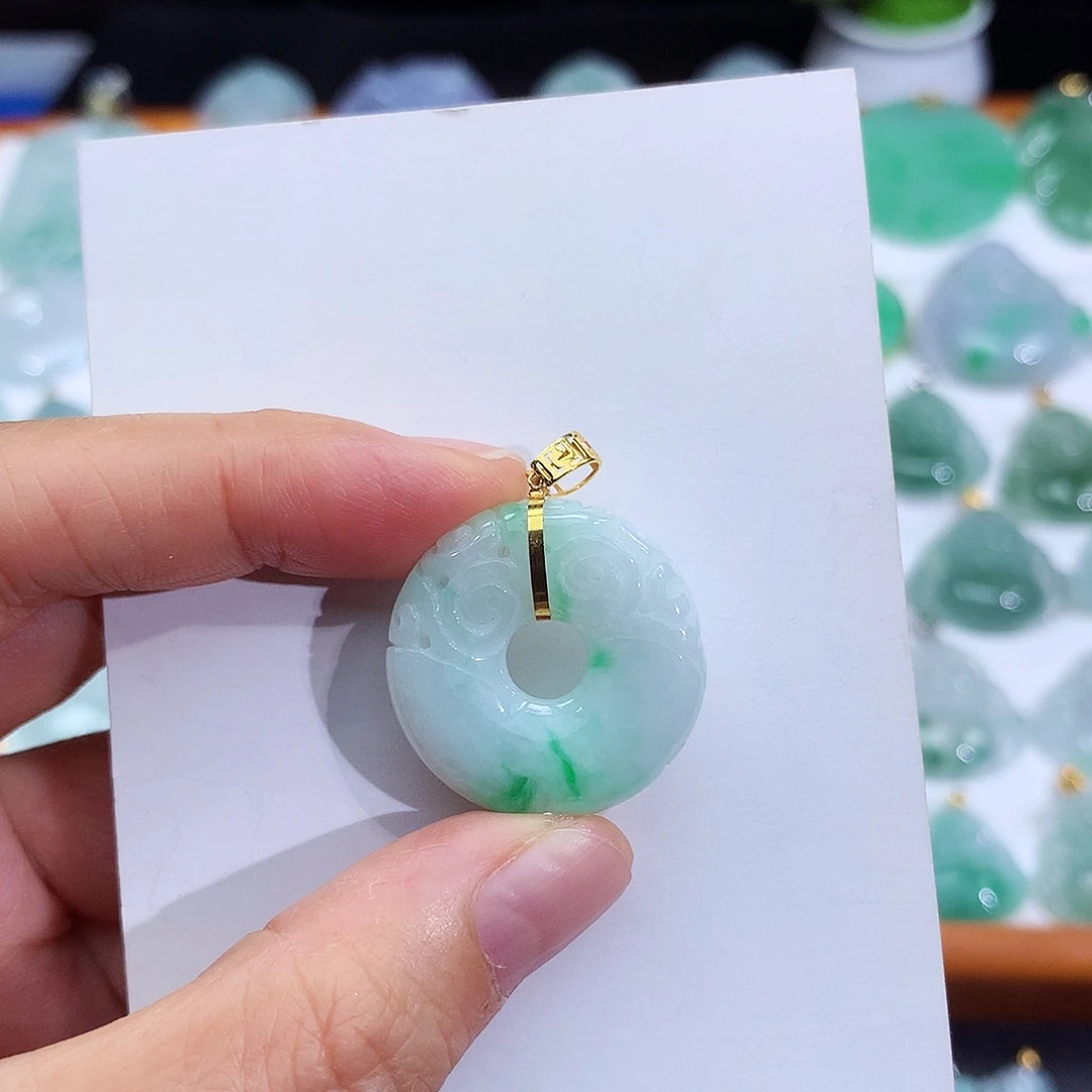 翡翠18K金镶嵌颈饰翡翠吊坠