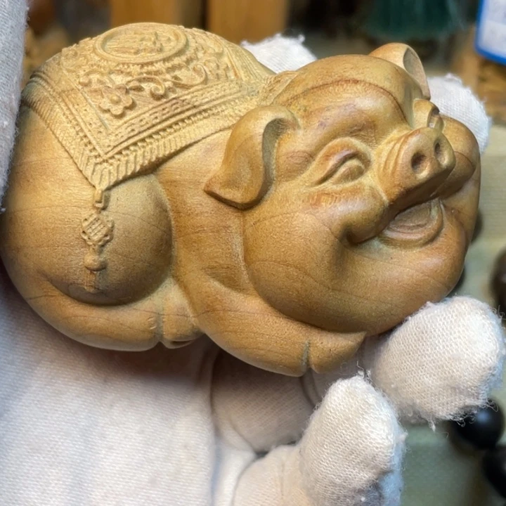 新号福利老山檀香福猪70 克左右