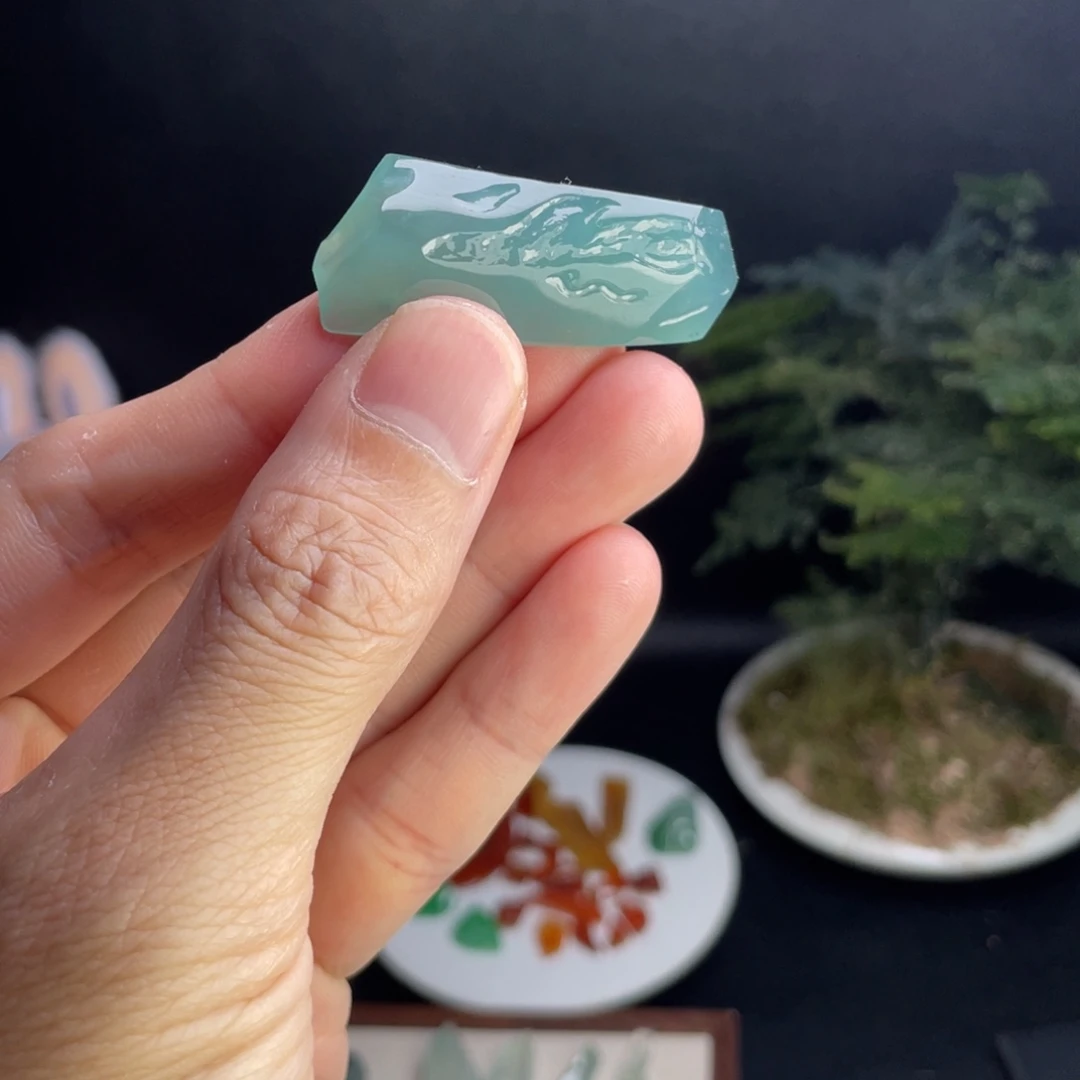 翡翠未镶嵌戒指手牌人物牌