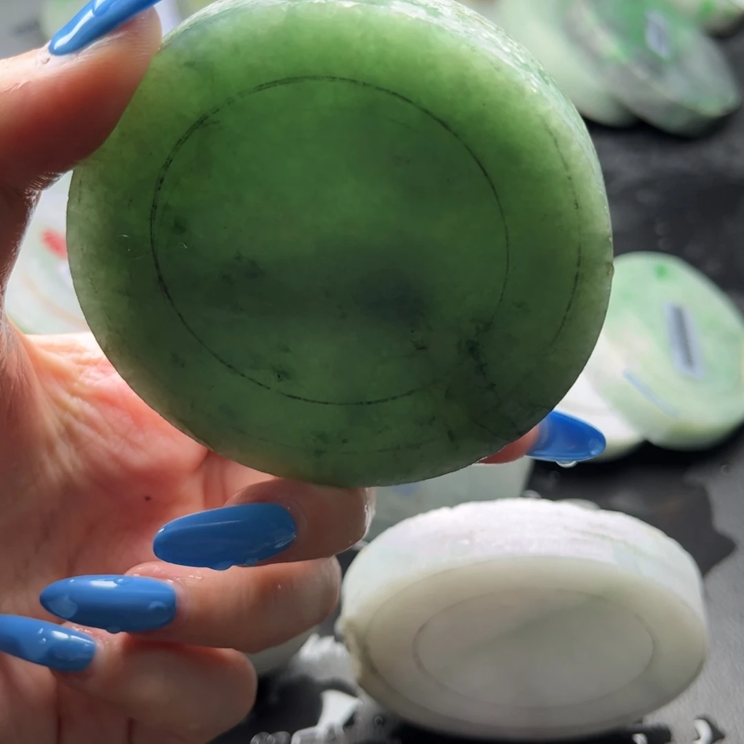 定制翡翠未镶嵌蓝底额居世界