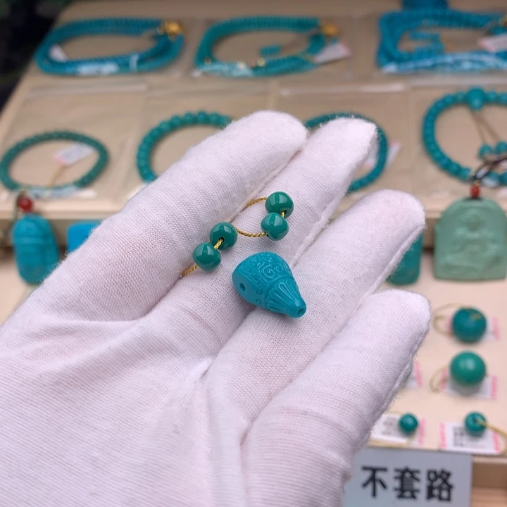 未镶嵌绿松石珠宝奇石我***女