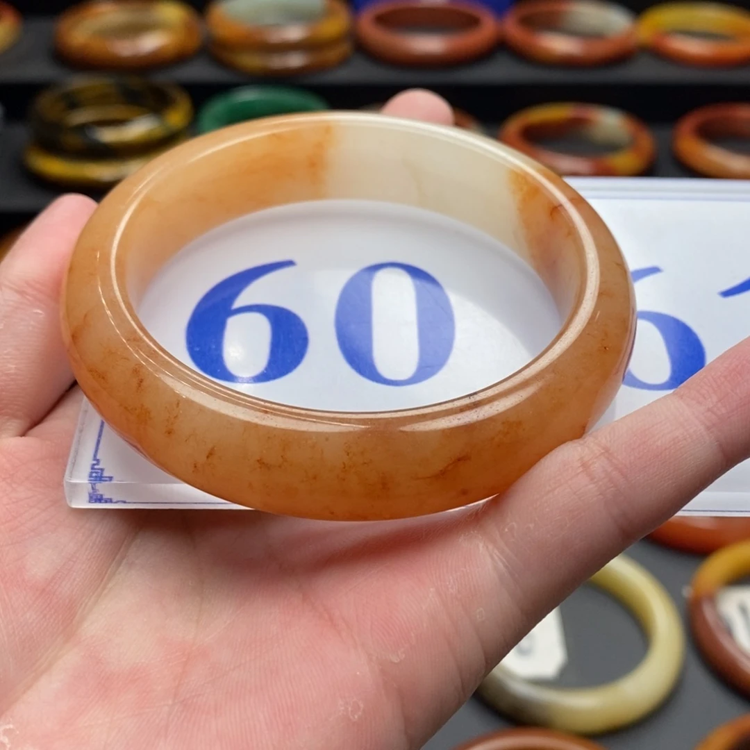 石英质玉（黄龙玉）手镯微瑕未镶嵌