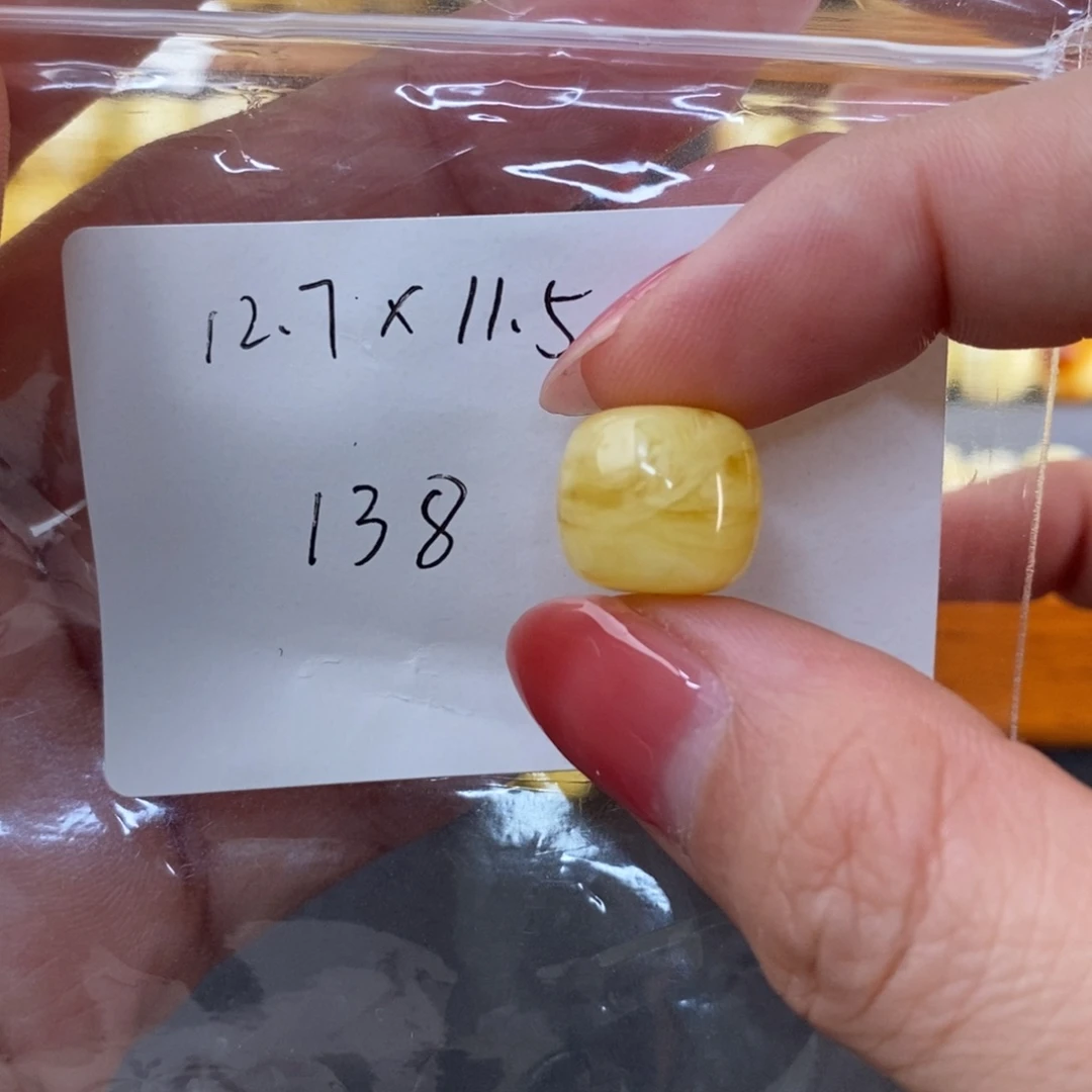 裸石琥珀未镶嵌微微瑕