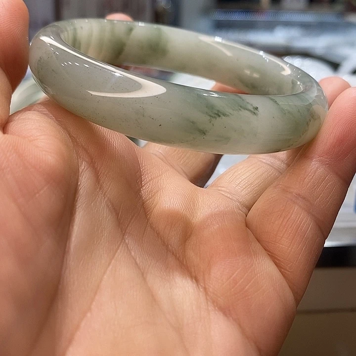 石英质玉（非洲翠）未镶嵌手镯