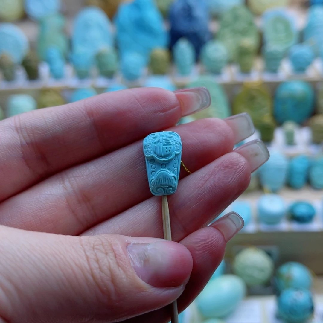 绿松石未镶嵌珠宝奇石