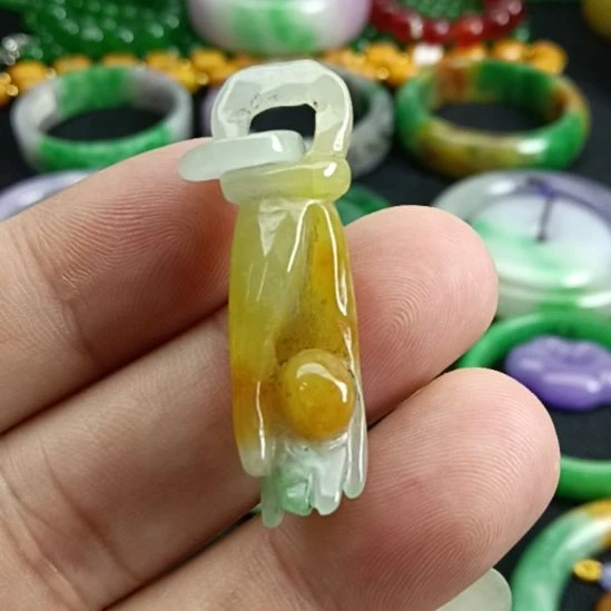 翡翠未镶嵌挂件翡翠