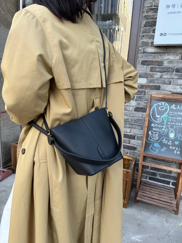 【屿見】时尚简约女包秋冬新款大气水桶包单肩包潮流质感