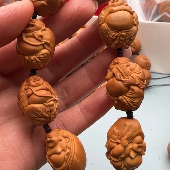 橄榄核手串雕刻工艺