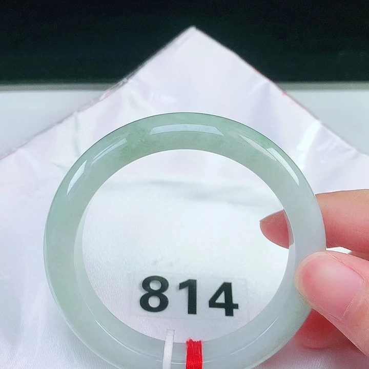 翡翠未镶嵌手镯（圆镯）54.2