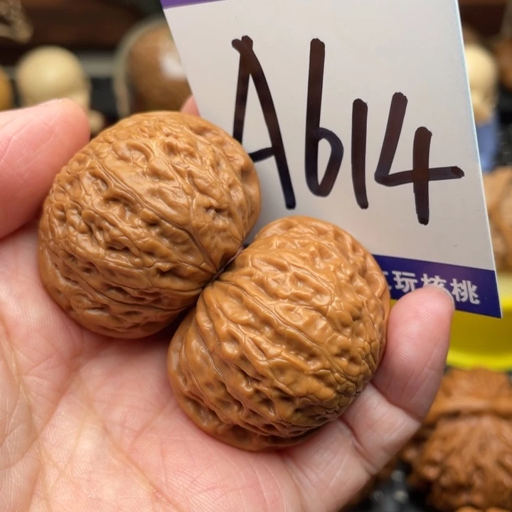 桃核把件铁锤妹妹37