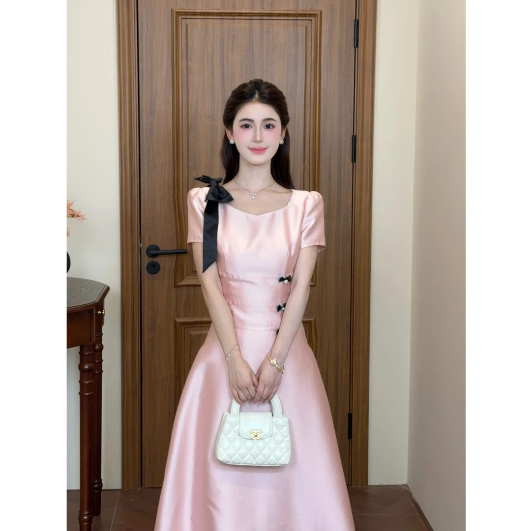 【纯欲蜜桃】LiLi法式千金风气质显贵流光缎面连衣裙XMZH8656