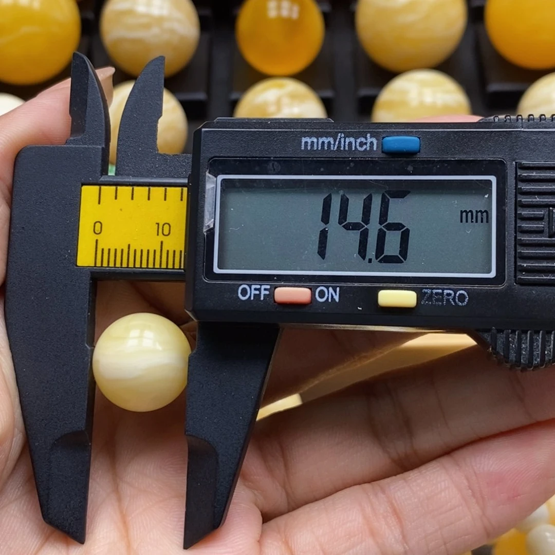 蜜蜡未镶嵌珠宝奇石