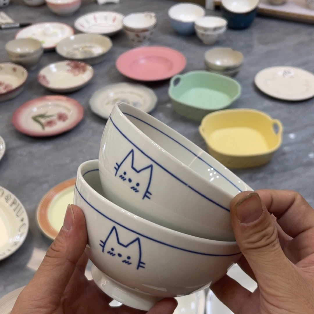 陶瓷微瑕餐具介意勿拍，满18飞！