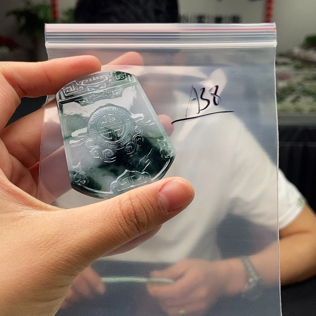 翡翠未镶嵌颈饰颜色多样性发拍一发一